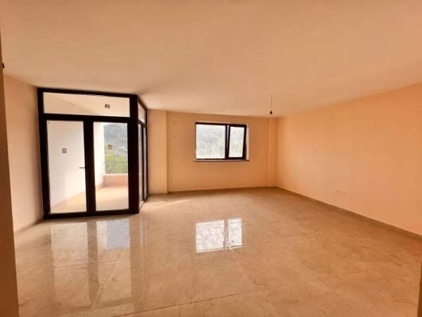 Tirane, shitet apartament 2+1 Kati 3, 138 m² 1.400 Euro/m2 prane Kopshtit Zologjik