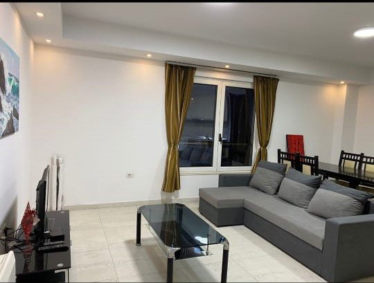 Tirane, jepet me qera apartament 2+1 Kati 5, 90 m² 550 Euro (vasil shanto)