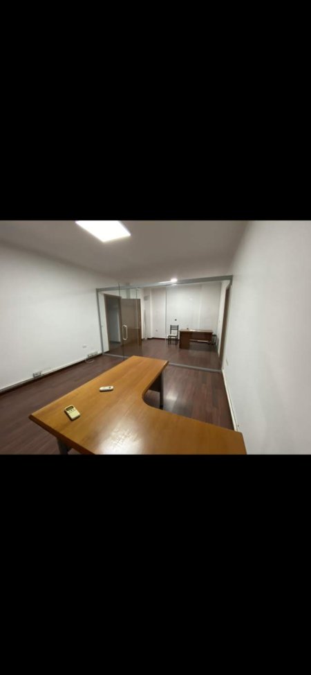 Tirane, jepet me qera zyre Kati 3, 125 m² 600 Euro (Rruga panorama)