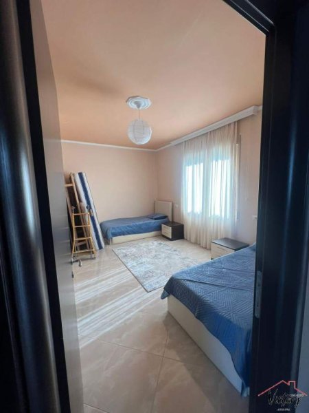 Tirane, jepet me qera apartament 2+1+BLK Kati 4, 137 m² 600 Euro (Kopshti Botanik)