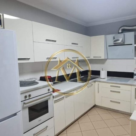 Tirane, jepet me qera apartament 2+1+BLK Kati 5, 100 m² 600 Euro (Rruga Ndre Mjeda)