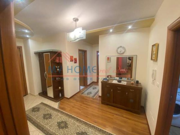 Tirane, jepet me qera apartament 2+1+BLK Kati 2, 102 m² 850 Euro (Rruga e Elbasanit)