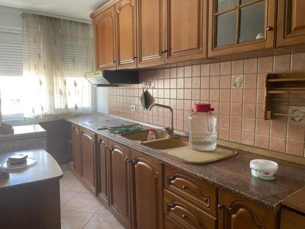 Tirane, shitet apartament 3+1 Kati 6, 142 m² 177.000 Euro (Rruga Nuçi Naçi)