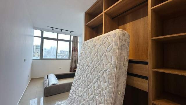 Tirane, jepet me qera apartament 2+1 Kati 2, 100 m² 600 Euro (Rruga Ferit Xhajko)