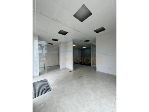 Tirane, jepet me qera ambjent biznesi Kati 0, 120 m² 800 Euro (21 DHJETORI)