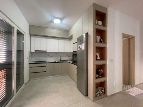Tirane, jap me qera apartament 2+1+BLK 95 m² 600 Euro (Liqeni i Thatë)