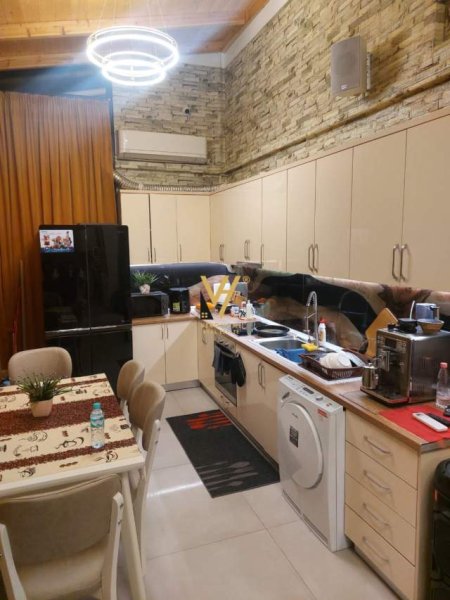 Tirane, shitet apartament 2+1 Kati 0, 120 m² 350.000 Euro (KOMBINAT)
