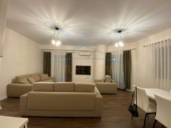Tirane, shitet apartament 2+1 Kati 3, 116 m² 140.000 Euro (UNAZA E RE)