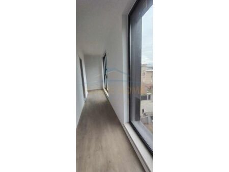 Tirane, jepet me qera apartament 2+1 Kati 3, 95 m² 550 Euro (Ali Dem)