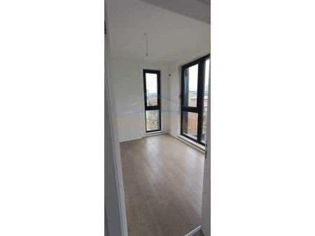 Tirane, jepet me qera apartament 2+1 Kati 3, 95 m² 550 Euro (Ali Dem)