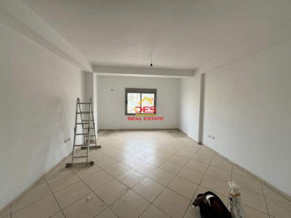Shqiperi, shitet apartament 2+1+BLK Kati 4, 88 m² 89.500 Euro (Rruga Aleksander Moisiu)