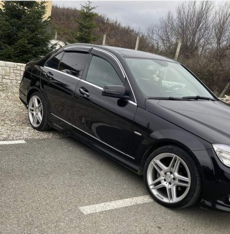 Elbasan, shitet makine Mercedes-Benz W204 10400 euro i diskutueshem