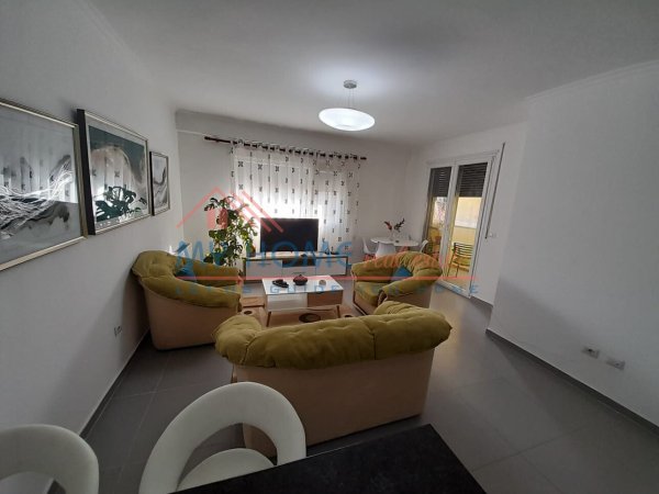 Apartament 2+1 me Qira Qender Tirane