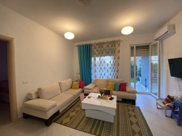 Gjiri Lalezit, jepet me qera apartament ne plazh 2+1+A+BLK Kati 0, 80 m² 100 Euro