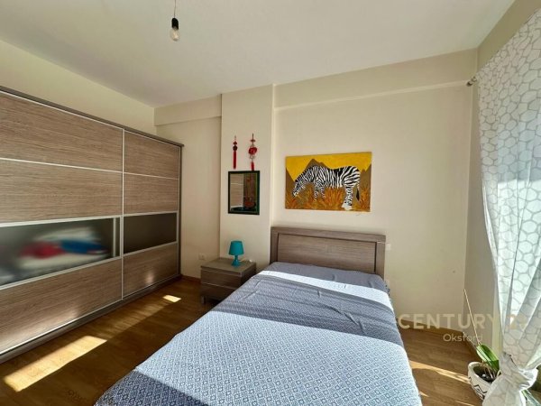 Tirane, jap me qera apartament 3+1+2+BLK 121 m² 800 Euro (Liqeni i Thatë)