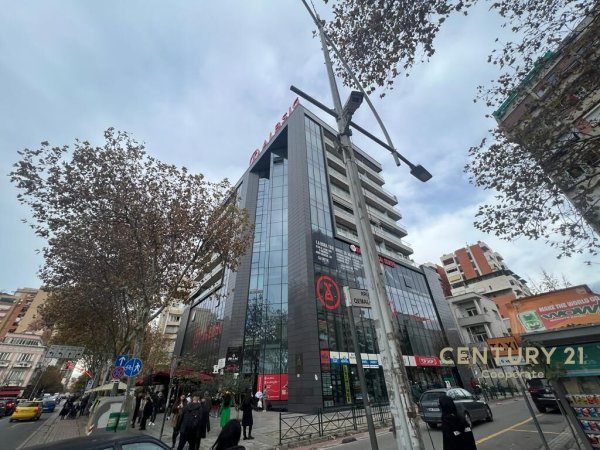 Tirane, shes ambjent biznesi 540 m² 1.500.000 Euro (9 Katëshet)