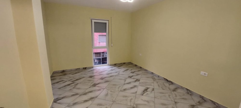 Apartament 1+1 ne shitje prane Prokurorise (Mine Peza) 140.000 euro