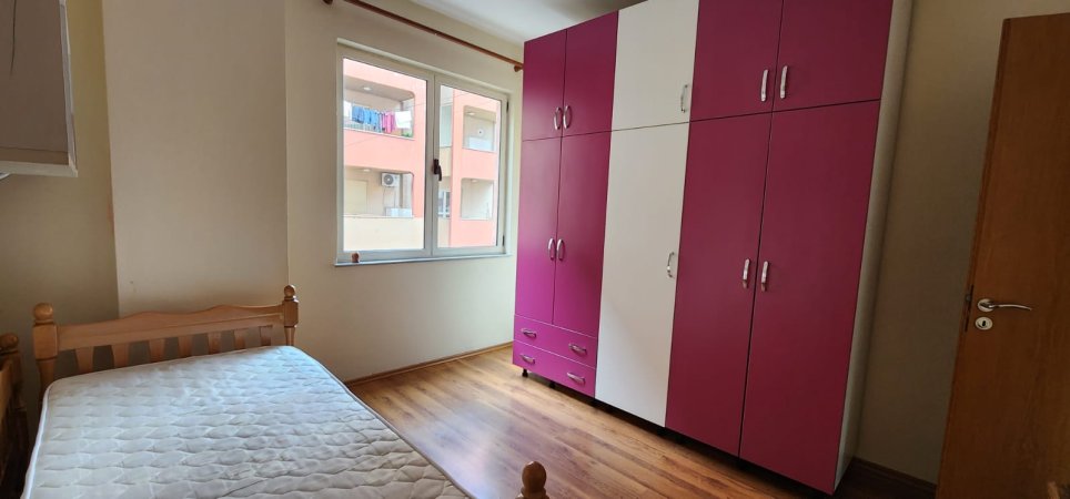 Jepet me qera apartamenti 2+1+2  550 euro , Astir prane Eco Market.