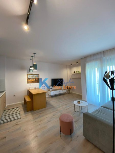 Tirane, jap me qera apartament 2+1+BLK Kati 2, 89 m² 60.000 Leke (Rruga Ferit Xhajko)