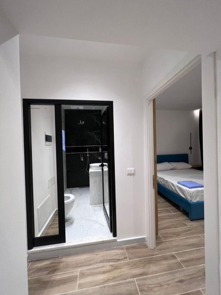 Jepet me qera apartamenti 1+1 600 euro , Komuna Parisit prane Hotel Primo.