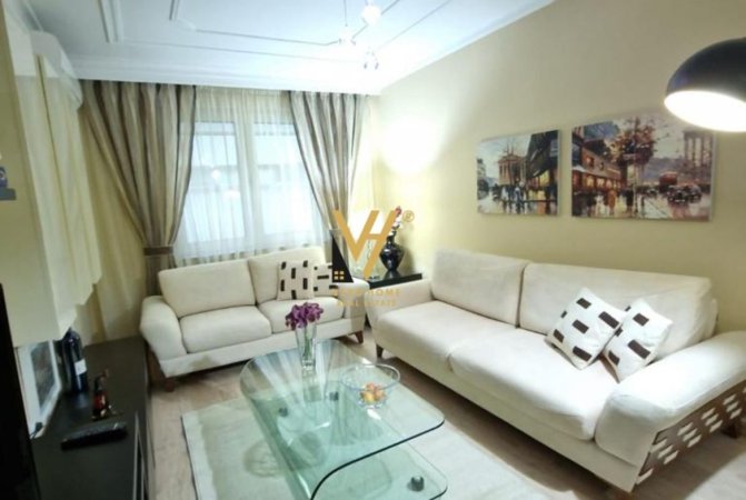 Tirane, jepet me qera apartament 1+1 Kati 2, 72 m² 800 Euro (BLLOKU)