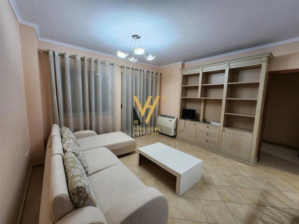 Tirane, jepet me qera apartament 2+1 Kati 4, 100 m² 45.000 Leke (YZBERISHT)