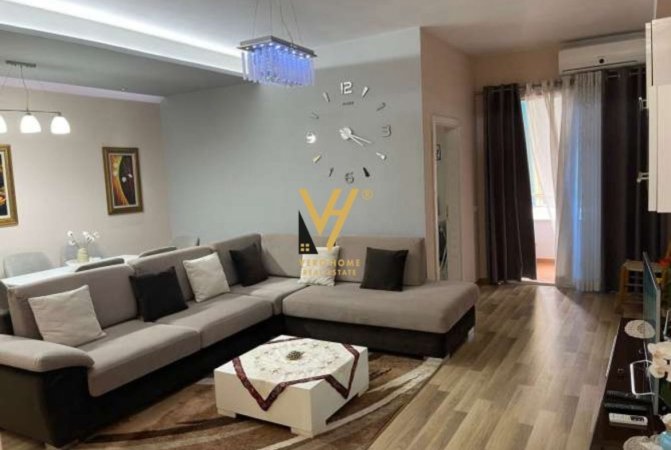 Tirane, jepet me qera apartament 2+1+BLK Kati 7, 117 m² 500 Euro (UNAZA E RE)