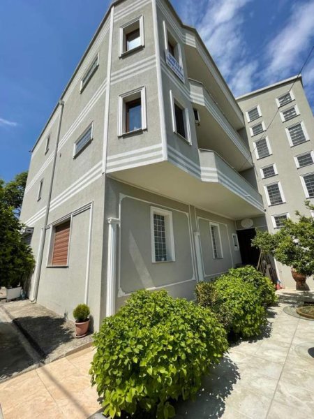 Tirane, shitet Vile 3 Katshe Kati 3, 348 m² 700.000 Euro (Selite)