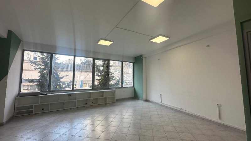 Qera, Ambient Biznesi, Brryli, Tiranë - 400€ | 80.5 m²