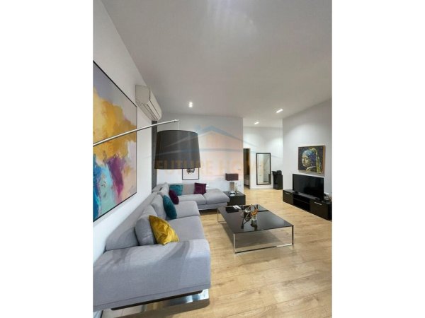 Tirane, jepet me qera apartament 2+1+A+BLK 80 m² 800 Euro