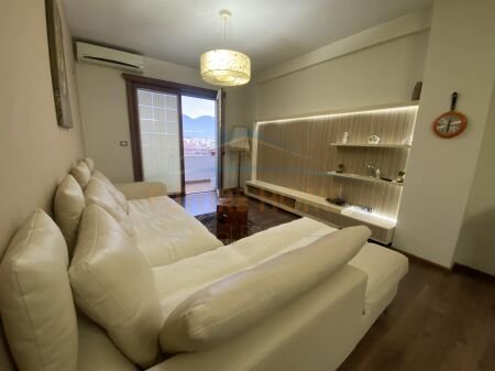 Tirane, shitet apartament 2+1 Kati 8, 88 m² 135.000 Euro (UNAZA E RE)
