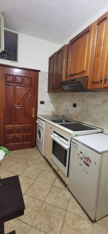 Apartament 1+1 Me Qera Te 5 Maj (ID B211214) Tirane