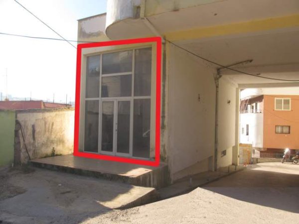 Tirane, shitet ambjent biznesi Kati 1, 52 m² 4.400.000 Leke (Rruga Aleksander Mertinelli, Lanabregas)