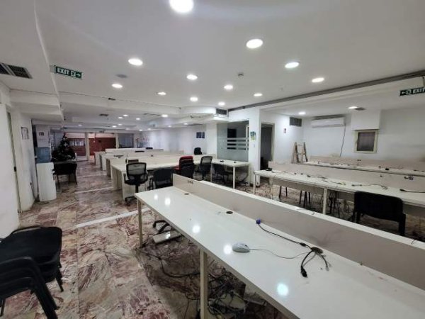 Tirane, jepet me qera ambjent biznesi Kati -1, 400 m² 2.800 Euro (rruga myslym shyri)