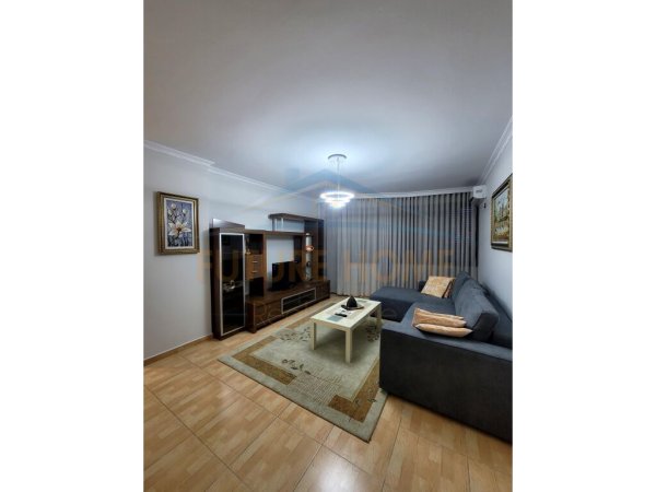 Qera, Apartament 2+1+2, 21 Dhjetori, Tiranë 650 €