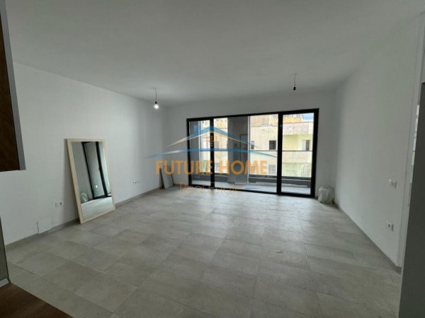 Qira, Apartament 2+1, Parku Olimpik, Tirane
700 €