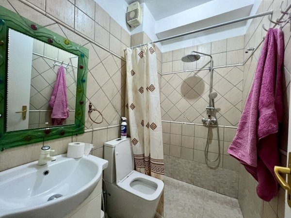 Qira Apartament 2+1+2, “Rr. Barrikadave”, Tiranë / 750 €.