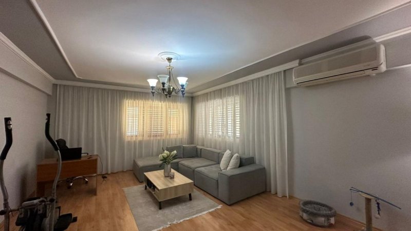 Qera, Apartament 3+1+2 , Rruga Xhanfize Keko, Tiranë - 700€ | 181.8 m²