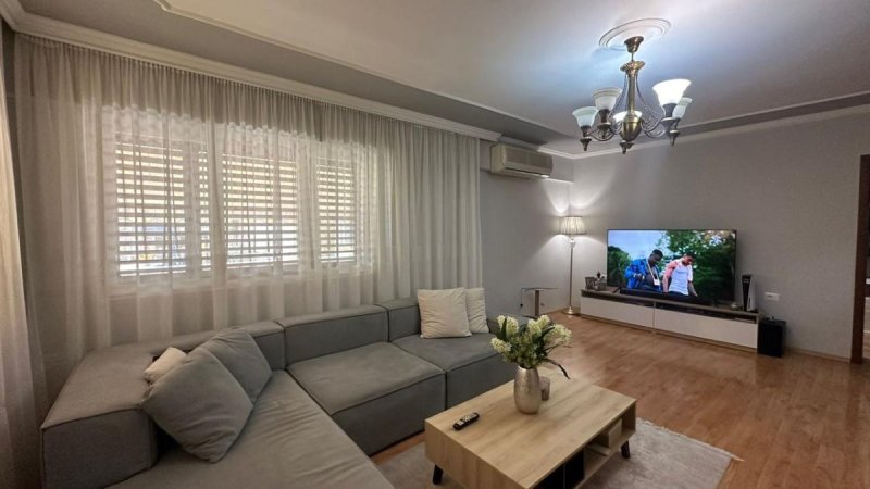 Qera, Apartament 3+1+2 , Rruga Xhanfize Keko, Tiranë - 700€ | 181.8 m²