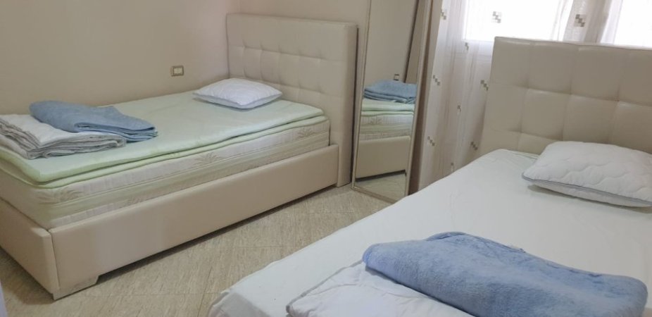 Apartament 1+1 ne rrugen Kongresi i Manastirit ngjitur me gjimnazin Cajupi, Qiraja 400 euro/muaj