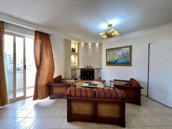 Tirane, jepet me qera apartament 2+1+A+BLK Kati 10, 130 m² 750 Euro (Rruga e Barrikadave)