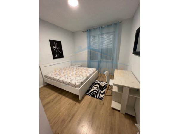Qera, Apartament 2+1, Laprake, Tiranë.
700 €
