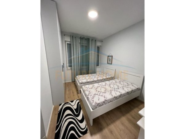 Qera, Apartament 2+1, Laprake, Tiranë.
700 €