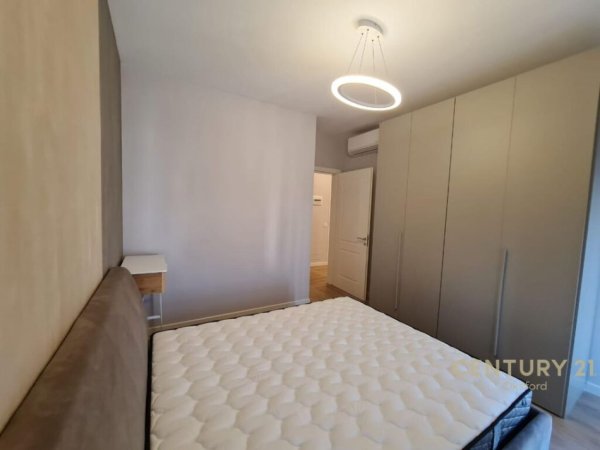 Apartament Modern 1+1 për Qira në Zonën e Xhamllikut! 500 Euro