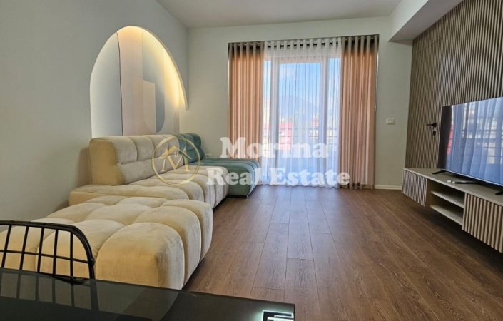 Shitet Apartament 2+1, Bllok, 290,000 Euro