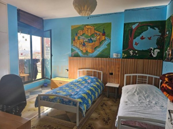 Shitet, Apartament 2+1, Fresku, Tirane.
130,000 €
