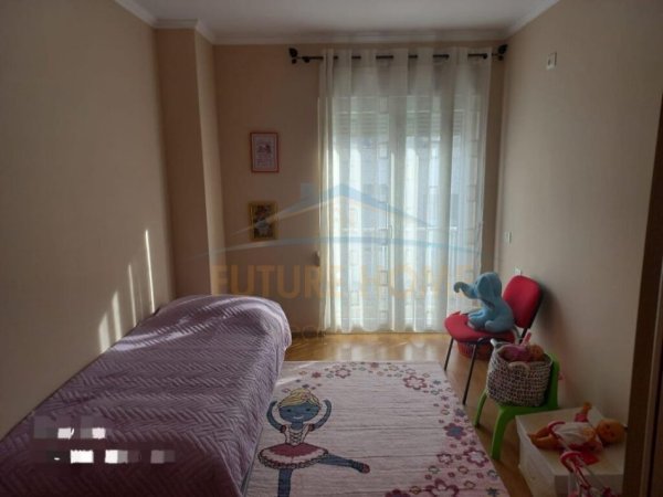 Qera, Apartament 2+1+Post Parkimi, Kompleksi Kontakt, Tirane