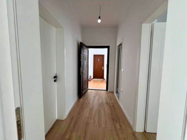 Shitet Apartament 2+1 “Oxhaku”, Tiranë. (129.000 Euro)