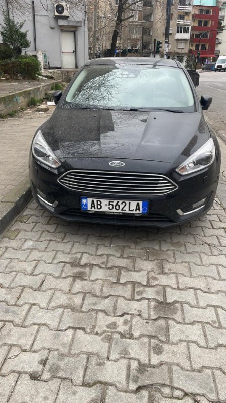 Ford Focus 2016 - Tiranë, Benzinë 1.6 -110,000 KM, 9.000 Euro