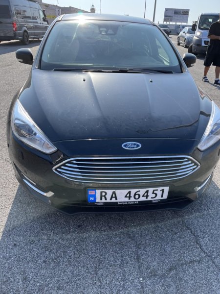 Ford Focus 2016 - Tiranë, Benzinë 1.6 -110,000 KM, 9.000 Euro